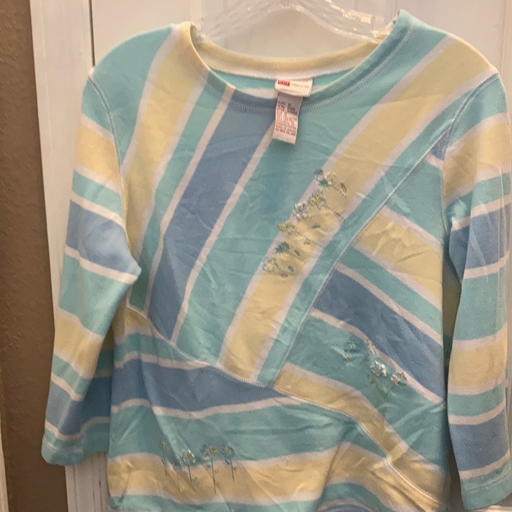 FINAL MARKDOWN Embroidered koret tee petite small